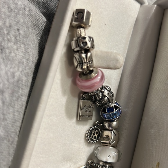 Pandora Moments Women Selling pandora charm bracelet from Distinctive Gold Jewelry